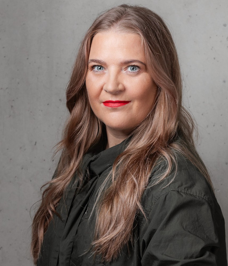 Alexandra Kempf_Kempf Friseure Aschaffenburg_lachend